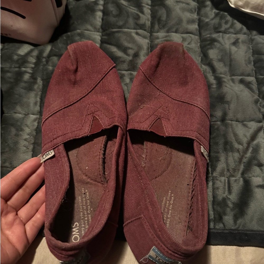 TOMS Women's Burgundy Slip-On Shoes